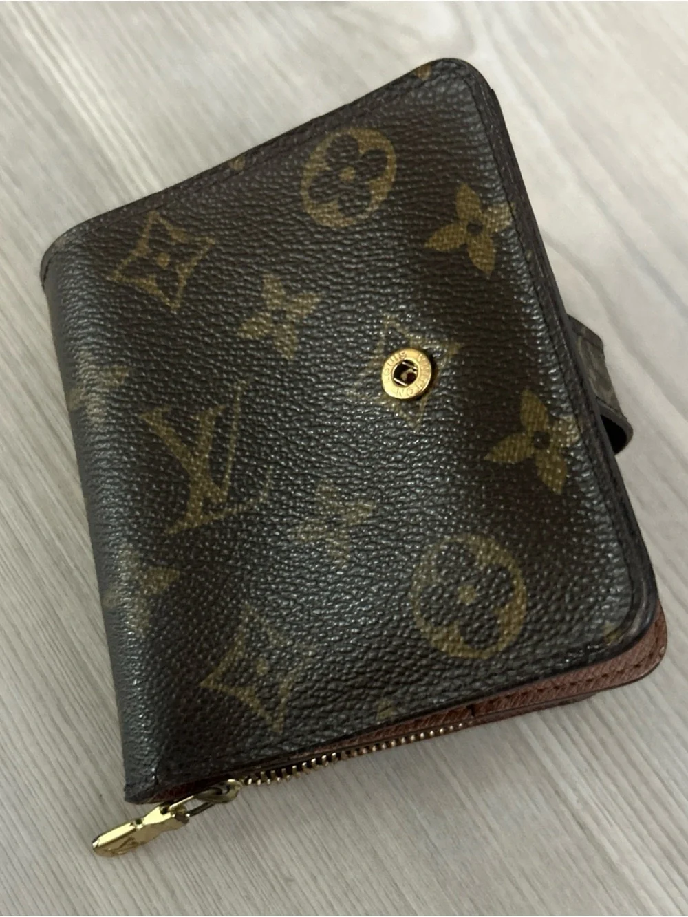 Louis Vuitton Classic Compact Zippe Wallet